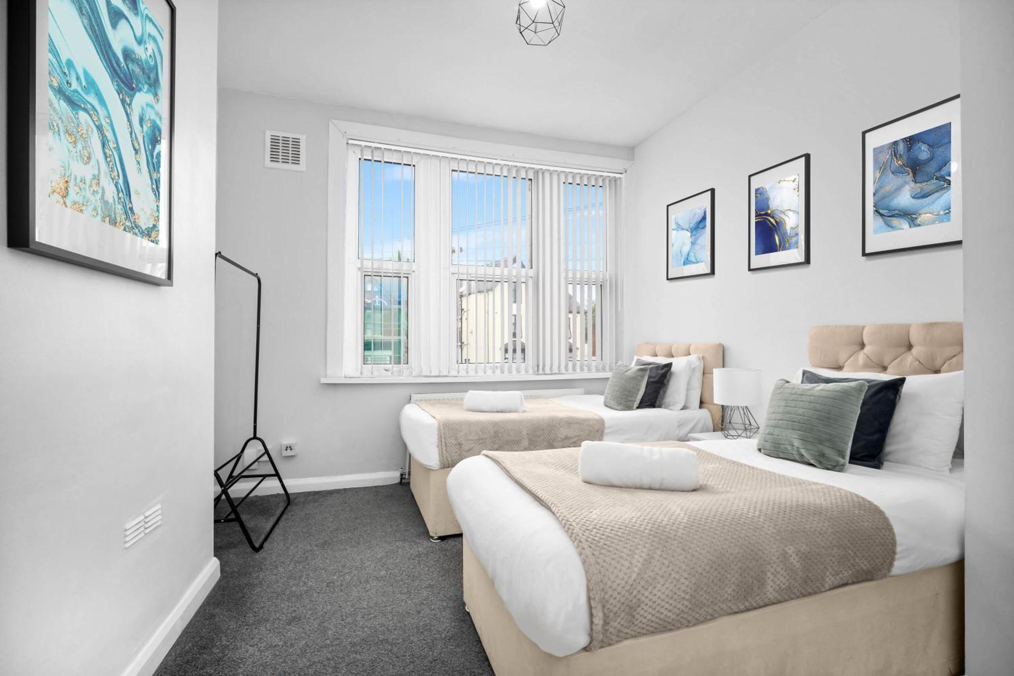 Two Bedroom Apartment - Single Beds - Accommodates 3 - Street Parking - Top Rated -Wbb West Bromwich Eksteriør bilde
